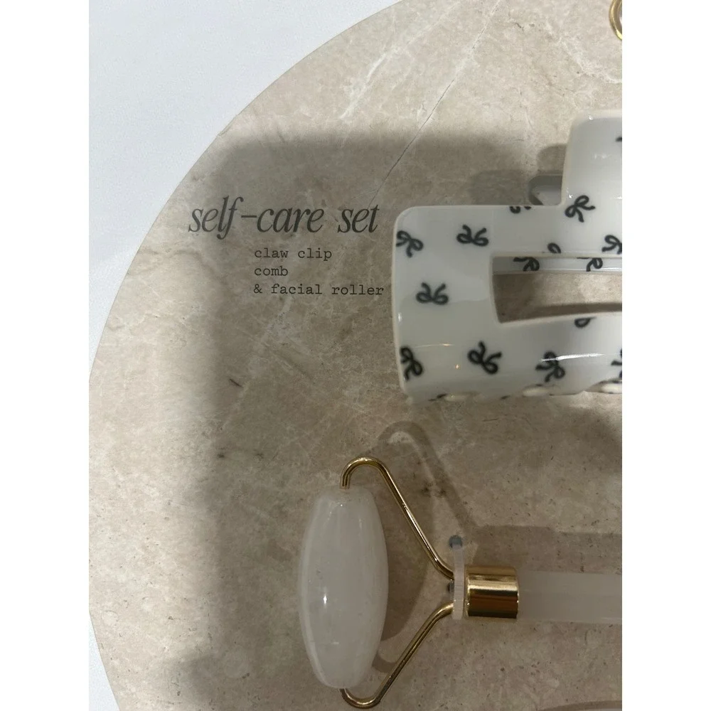 A New Day Self-Care Set White Bow Claw‎ Clip Facial Roller Pearlescent Comb NWT